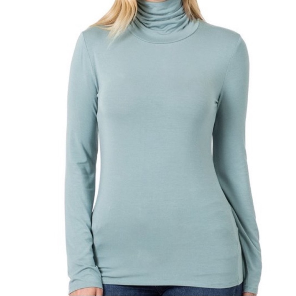 Fitted mock neck shirt